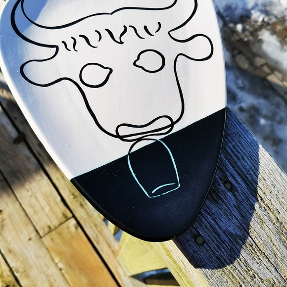 Triangular Cow / Bull Pottery Platter - Picture 3 of 12